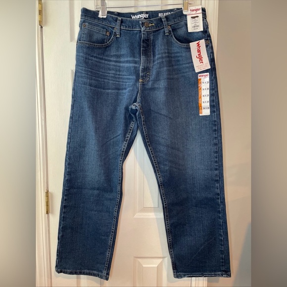 New Wrangler Relaxed Fit Men's Blue Jeans 36x29 Straight Leg‎ Western Denim - Picture 1 of 14